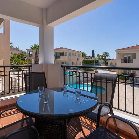 Retreat 2 Bedrooms And 2 Bathrooms With Pools