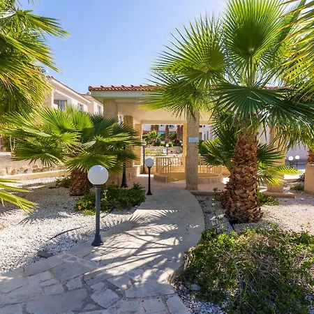 Apartment Retreat 2 Bedrooms And 2 Bathrooms With Pools Tala