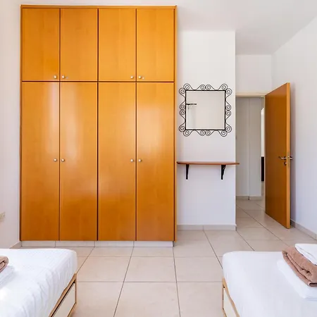 Retreat 2 Bedrooms And 2 Bathrooms With Pools Апартаменты Тала