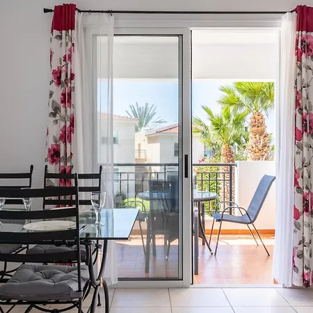 Retreat 2 Bedrooms And 2 Bathrooms With Pools Тала