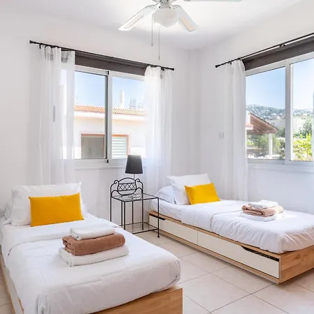 Retreat 2 Bedrooms And 2 Bathrooms With Pools Тала