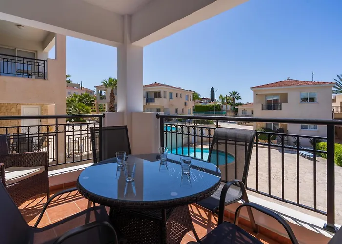 Retreat 2 Bedrooms And 2 Bathrooms With Pools