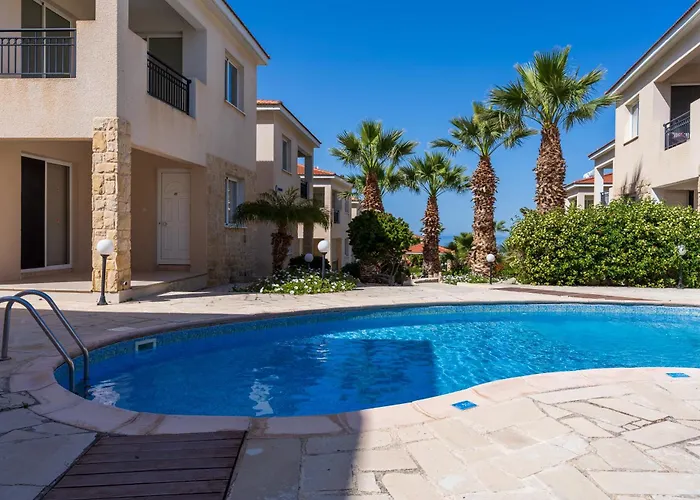 Retreat 2 Bedrooms And 2 Bathrooms With Pools * Tala