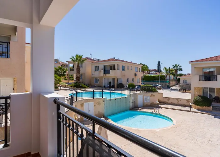 Retreat 2 Bedrooms And 2 Bathrooms With Pools