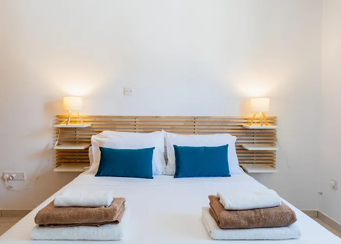 Retreat 2 Bedrooms And 2 Bathrooms With Pools Apartmán